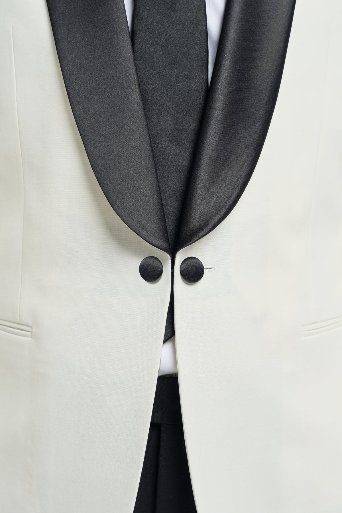Tuxedo Ivory